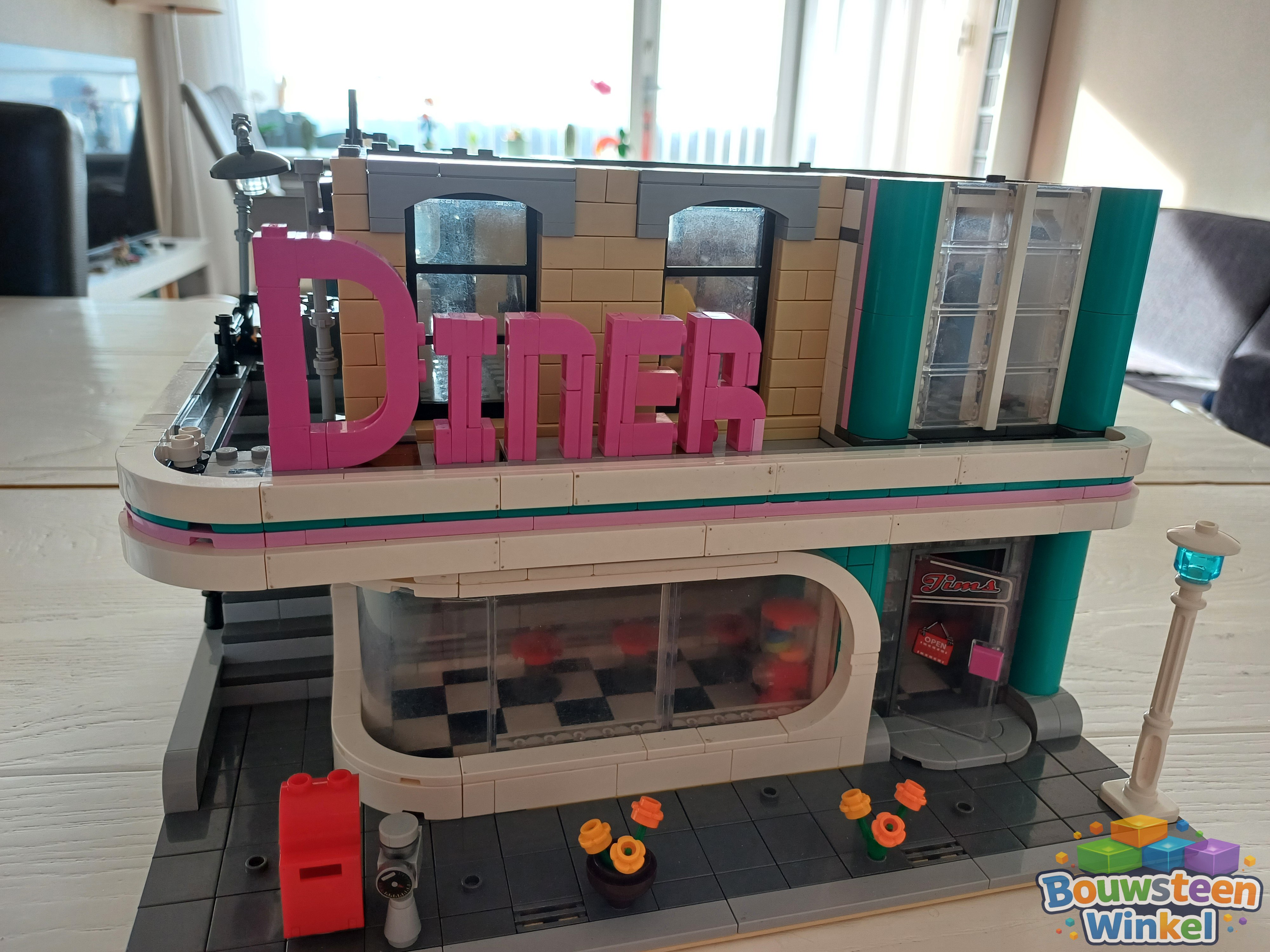 _LEGO Creator Expert Diner in de Stad - 10260 — gebouwd door klant