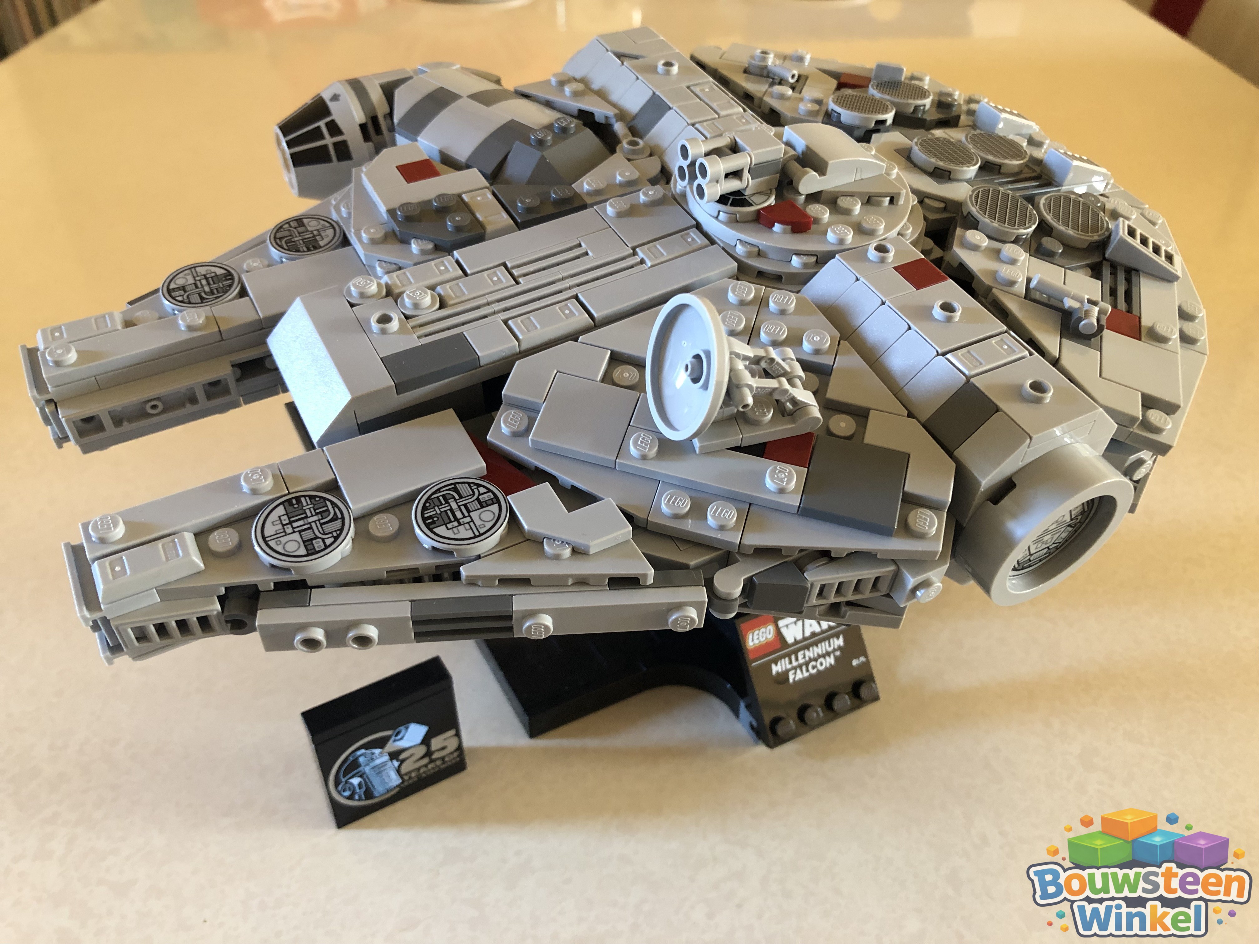 LEGO Star Wars Millennium Falcon - 75375 — gebouwd door klant