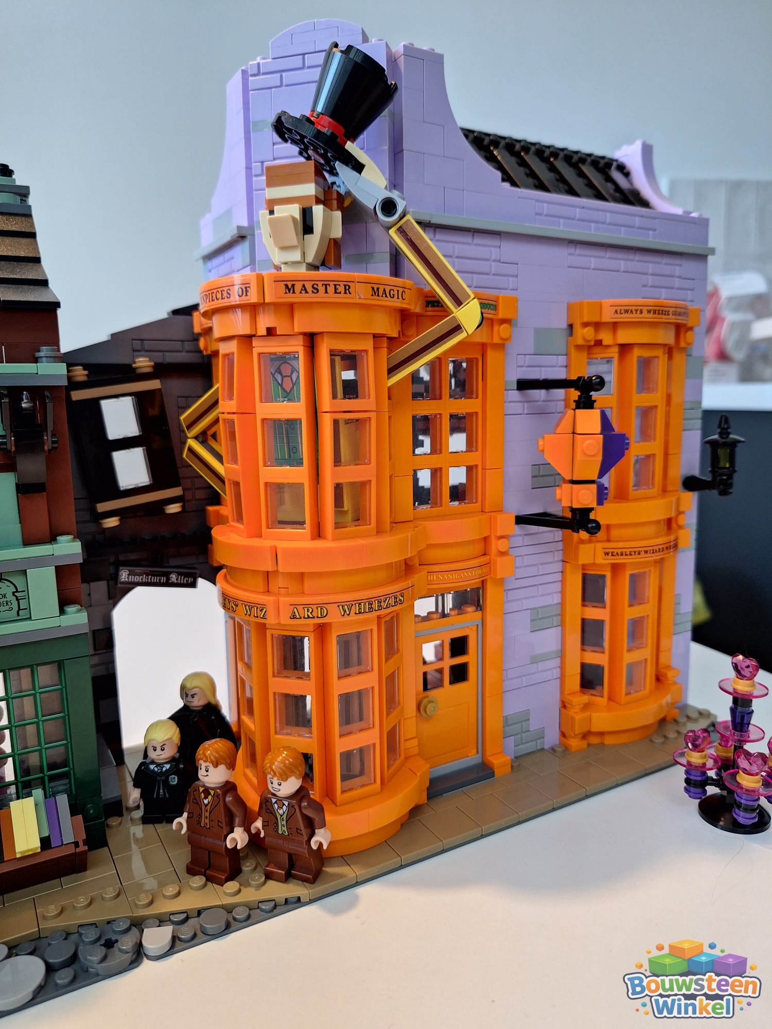 LEGO Harry Potter De Wegisweg - 75978, gebouwd en ingestuurd door een huurder van Bouwsteenwinkel