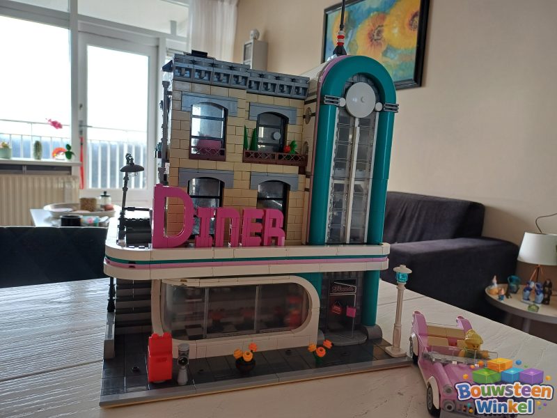 _LEGO Creator Expert Diner in de Stad - 10260 gebouwd door klant — Creator Expert / Icons