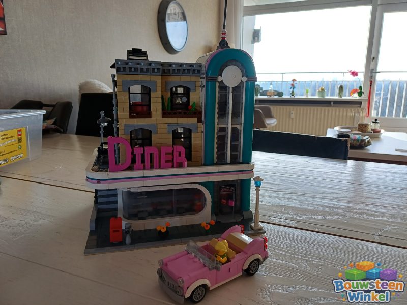 _LEGO Creator Expert Diner in de Stad - 10260 gebouwd door klant — Creator Expert / Icons