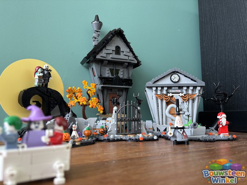 LEGO Ideas Disney Tim Burton's The Nightmare Before Christmas - 21351 gebouwd door klant — Architecture / Ideas