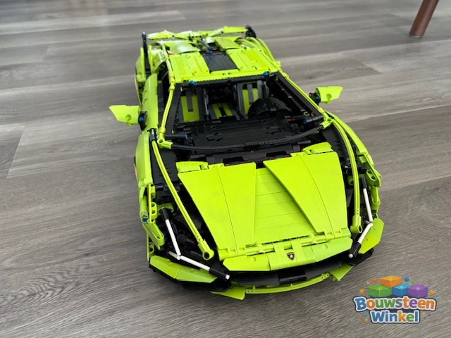 LEGO Technic Lamborghini Sian FKP 37 - 42115 gebouwd door klant — Technic