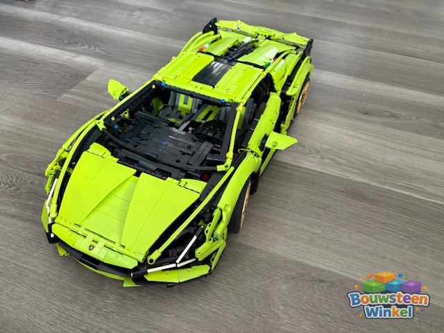 LEGO Technic Lamborghini Sian FKP 37 - 42115 gebouwd door klant — Technic