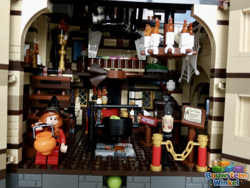 LEGO Ideas Disney Hocus Pocus - 21341 gebouwd door klant — Architecture / Ideas