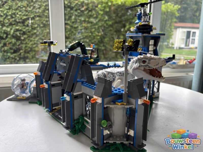 LEGO Jurassic World Uitbraak van Indominus rex - 75919 gebouwd door klant — Star Wars