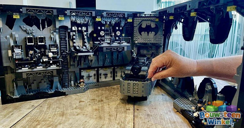 LEGO Super Heroes Batcave - shadowbox - 76252 gebouwd door klant — Marvel / DC