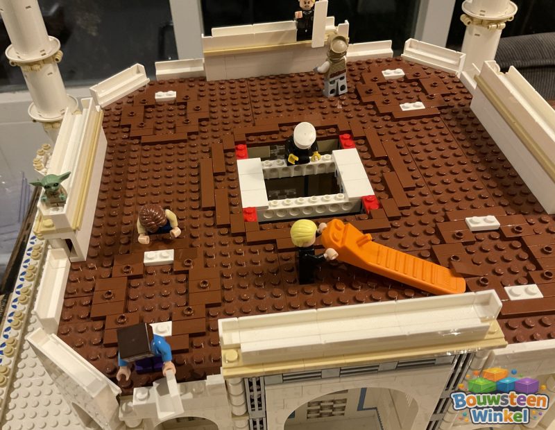 LEGO 10256F [AL4] gebouwd door klant — Creator Expert / Icons