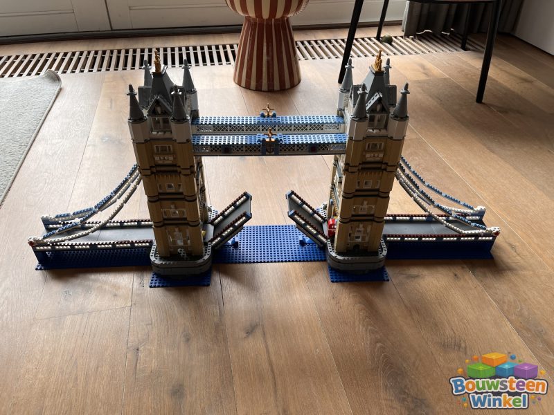 LEGO ICONS Eiffeltoren - 10307 gebouwd door klant — Creator Expert / Icons