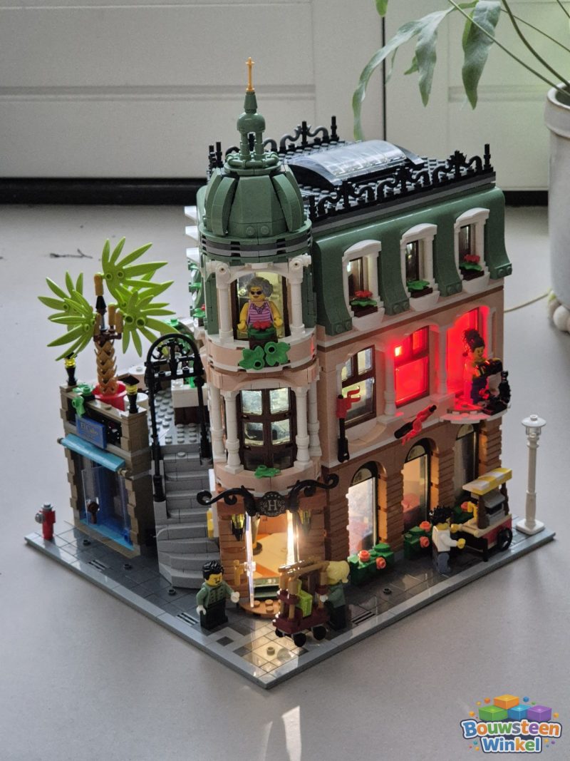 LEGO Creator Expert Boetiekhotel - 10297 gebouwd door klant — Creator Expert / Icons