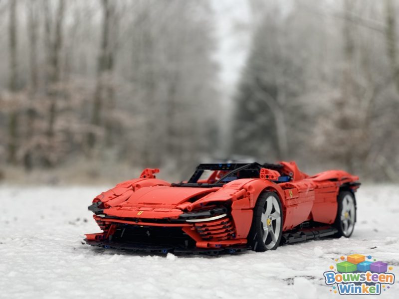 LEGO Technic Ferrari Daytona SP3 - 42143 gebouwd door klant — Technic