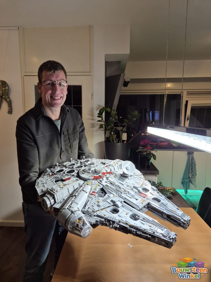 LEGO Star Wars UCS Millennium Falcon - 75192 gebouwd door klant — Star Wars