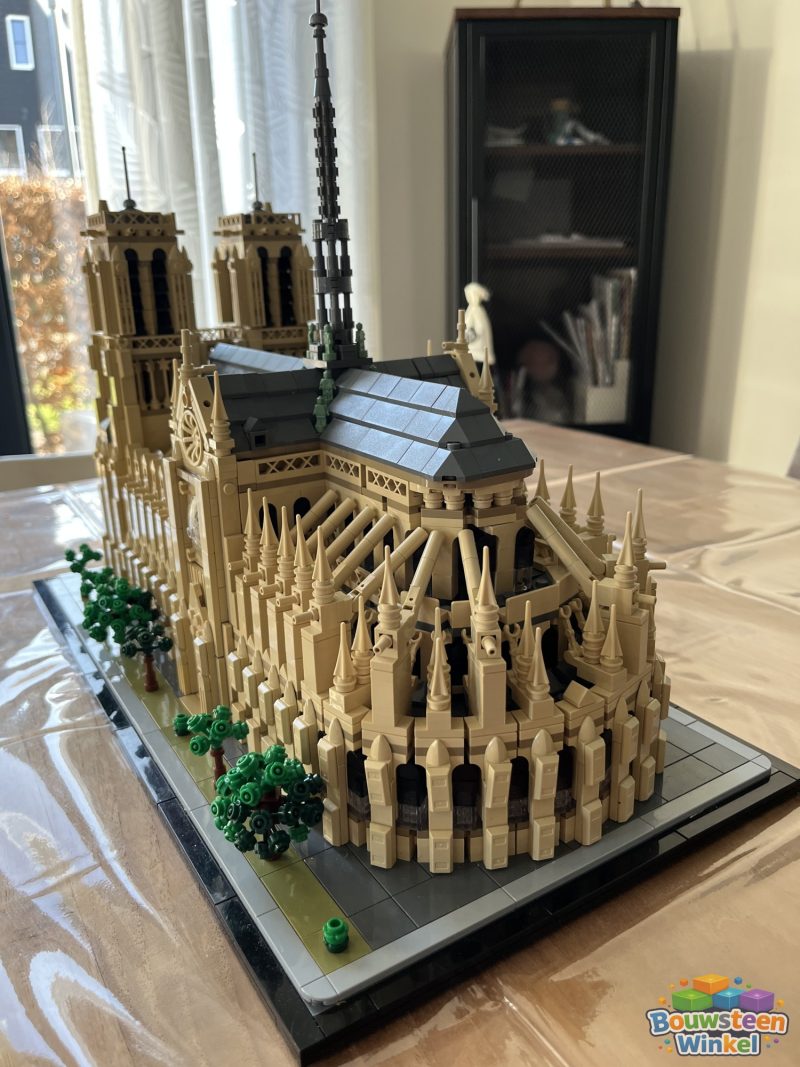 LEGO Architecture Notre-Dame van Parijs - 21061 gebouwd door klant — Architecture / Ideas