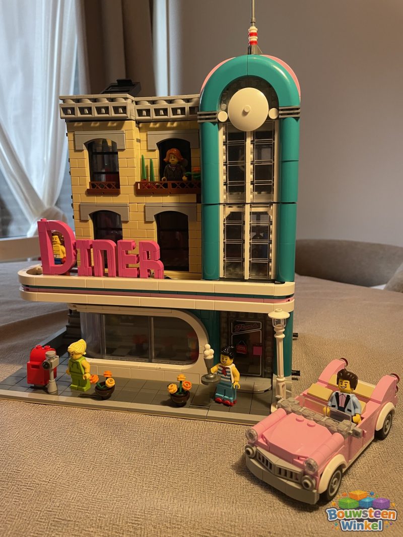 _LEGO Creator Expert Diner in de Stad - 10260 gebouwd door klant — Creator Expert / Icons