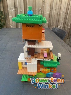 LEGO Minecraft De Moderne Boomhut - 21174 gebouwd door klant — Architecture / Ideas
