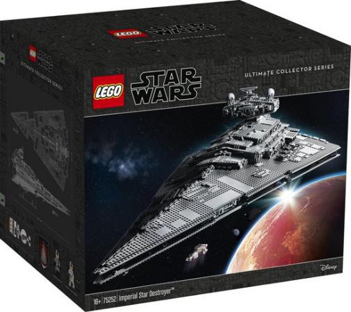 LEGO Star Wars UCS Imperial Star Destroyer - 75252A (75252A) — 4.700 stukjes, huren vanaf €13,75/week